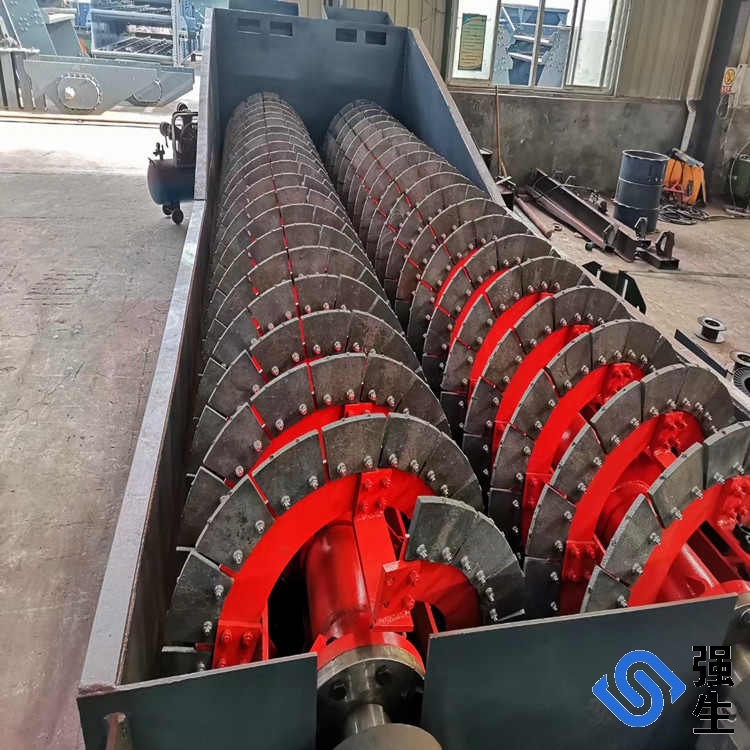 15KW絞龍雙螺旋式洗砂機(jī)是山東濱州強(qiáng)生重工(咨詢13793898555)主打品牌產(chǎn)品,其是生產(chǎn)銷售于一體的科技型水輪式洗砂機(jī)企業(yè),廠家直銷價格優(yōu)惠一件可發(fā)貨,誠信廠家,歡迎新老客戶到廠實地參觀